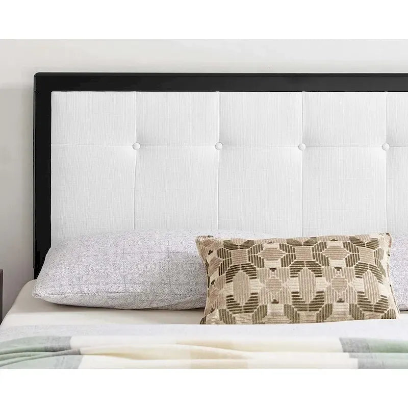 Tête de lit Queen size en tissu blanc traditionnel à capitons avec boutons et structure en bois noir