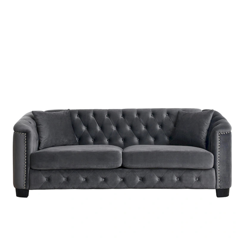 Canapé moderne en velours de 196 cm avec dossier capitonné et accoudoirs ornés de clous décoratifs ; inclut deux coussins décoratifs.