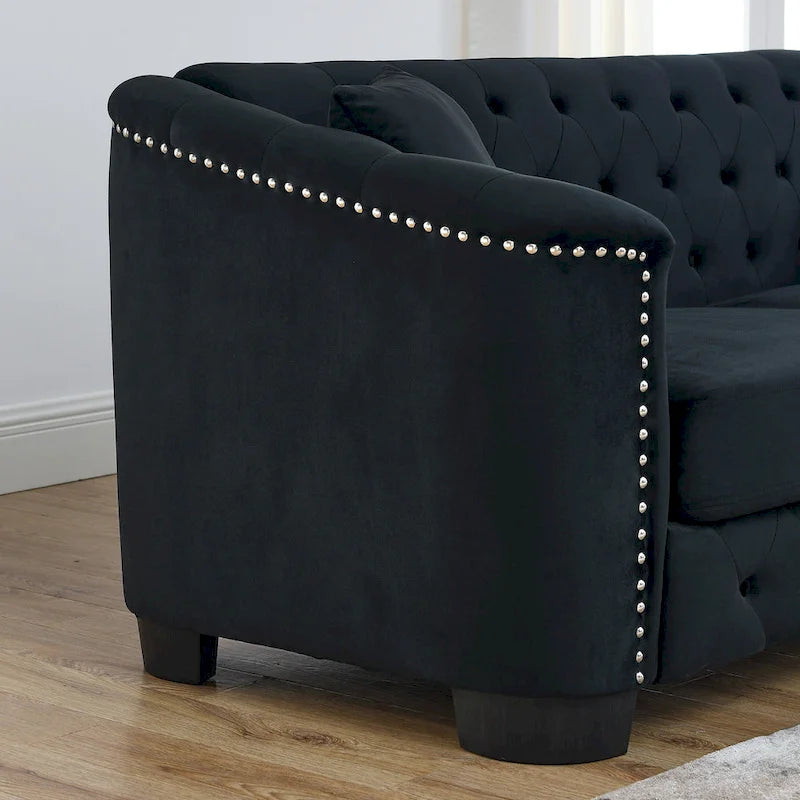 Canapé moderne en velours de 196 cm avec dossier capitonné et accoudoirs ornés de clous décoratifs ; inclut deux coussins décoratifs.