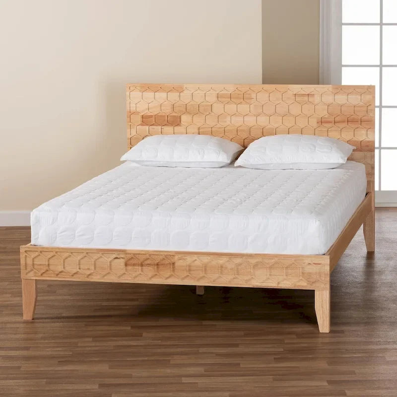 Lit plateforme Queen size naturel avec motif alvéolé sculpté